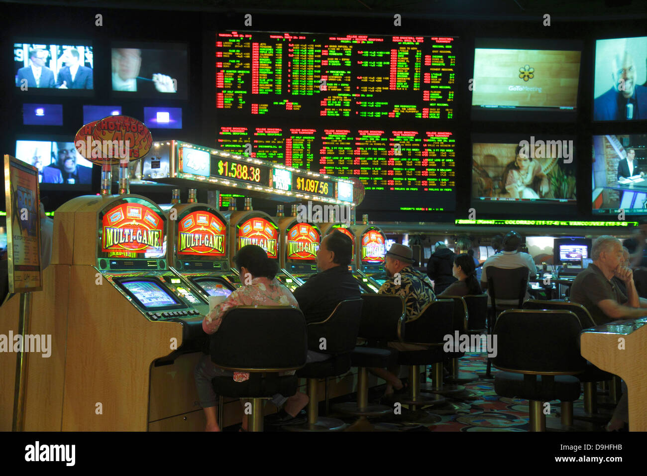 Las Vegas Nevada,Westgate Las Vegas Resort & Casino,race sports book,libri,scommesse,quote,giocatori d'azzardo,gioco d'azzardo,giochi d'azzardo,monitor,grandi schermi,slot machine,mac Foto Stock