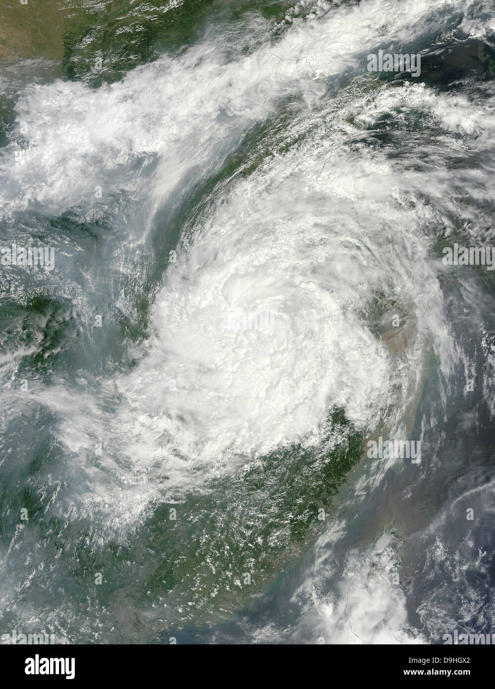 9 agosto 2012 - Il tifone Haikui rende approdo in Cina orientale. Foto Stock