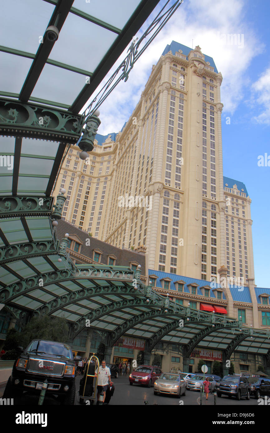Las Vegas Nevada,The Strip,South Las Vegas Boulevard,Paris Las Vegas Hotel & Casino,hotel,drive up,Planet Hollywood Resort & Casino,NV130330074 Foto Stock