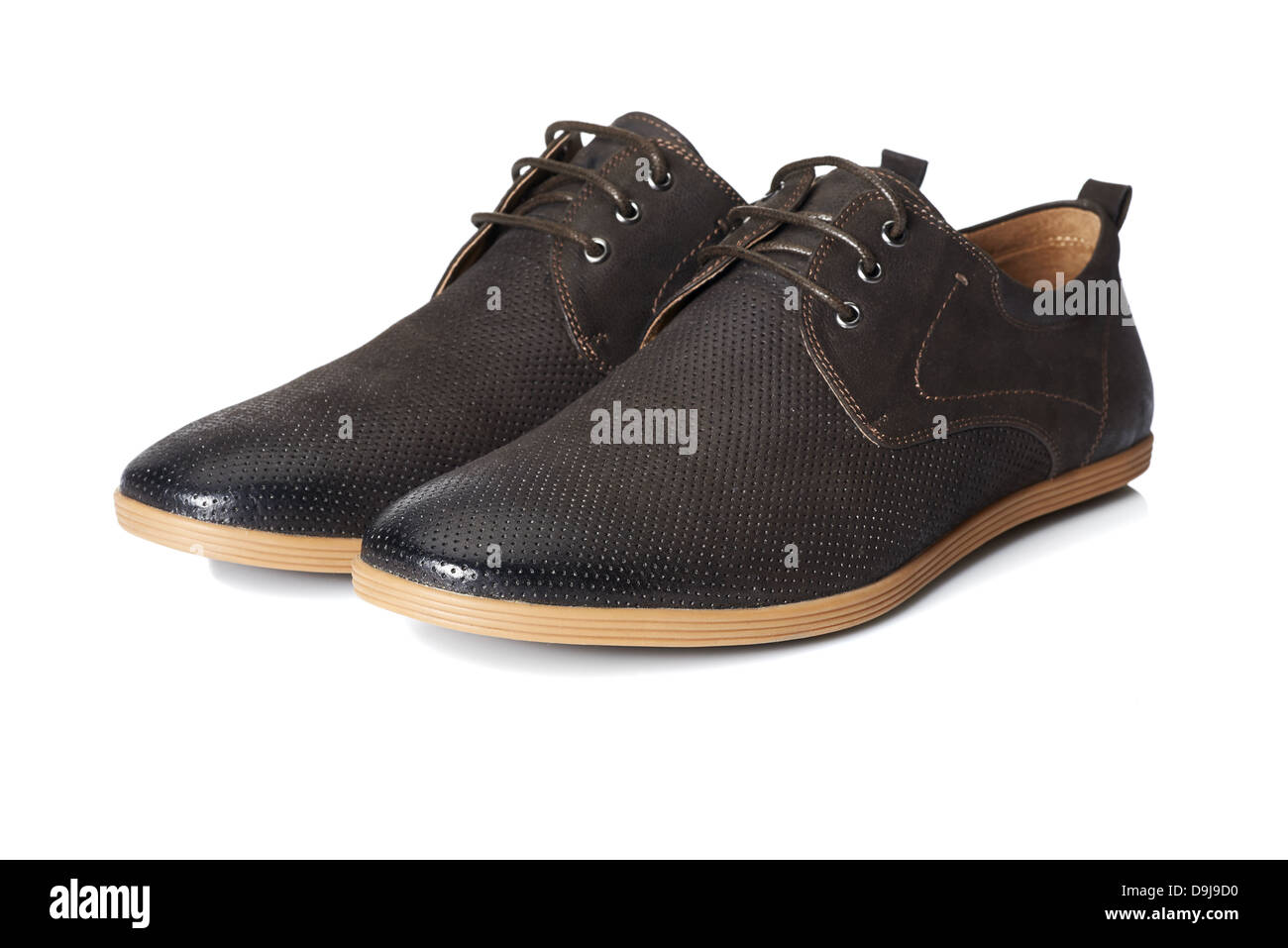 Studio shot di brown mens scarpe su sfondo bianco. Foto Stock