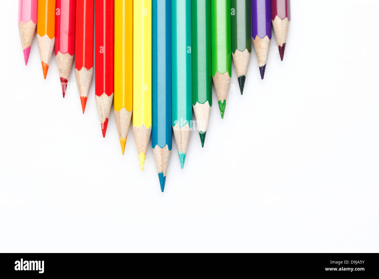 Una matita colorata è messo in ordine verticale. Foto Stock