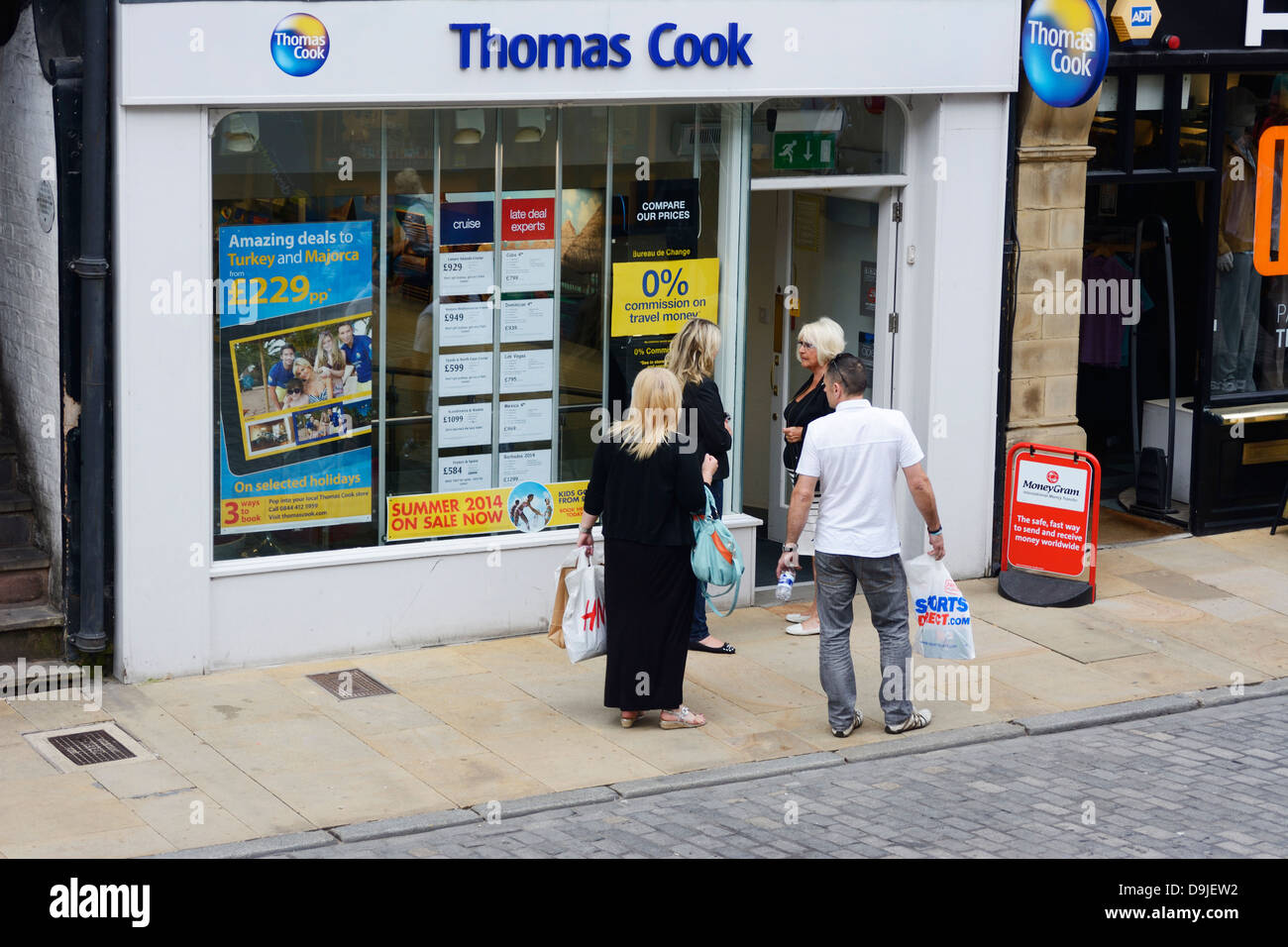 Agenti di viaggi Thomas Cook shopfront a Chester. Foto Stock