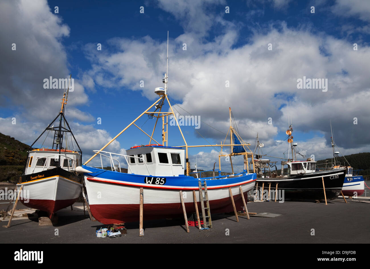 Il porto e le barche da pesca, il passaggio a est, nella contea di Waterford, Irlanda Foto Stock