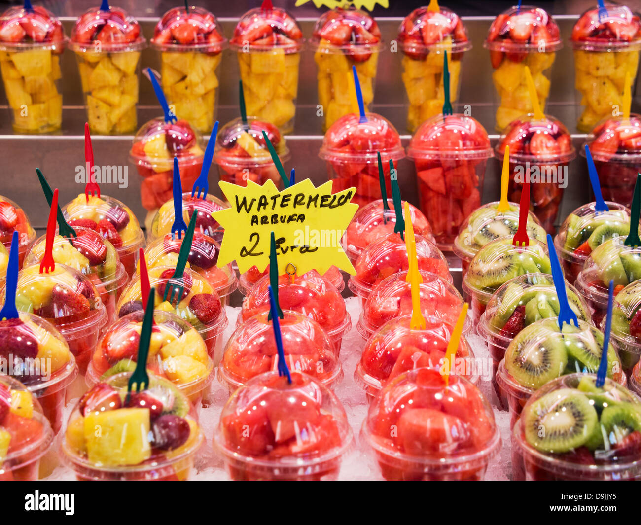 Cocktail di frutta nel Mercato di Boqueria, poco lontano da La Rambla, Barcelona, Spagna 2 Foto Stock
