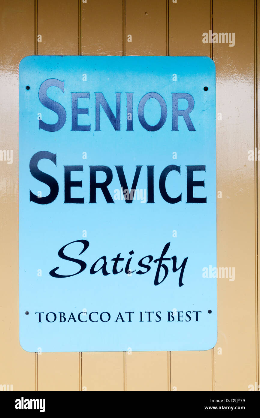 Servizi Senior segno del tabacco in smalto Foto Stock