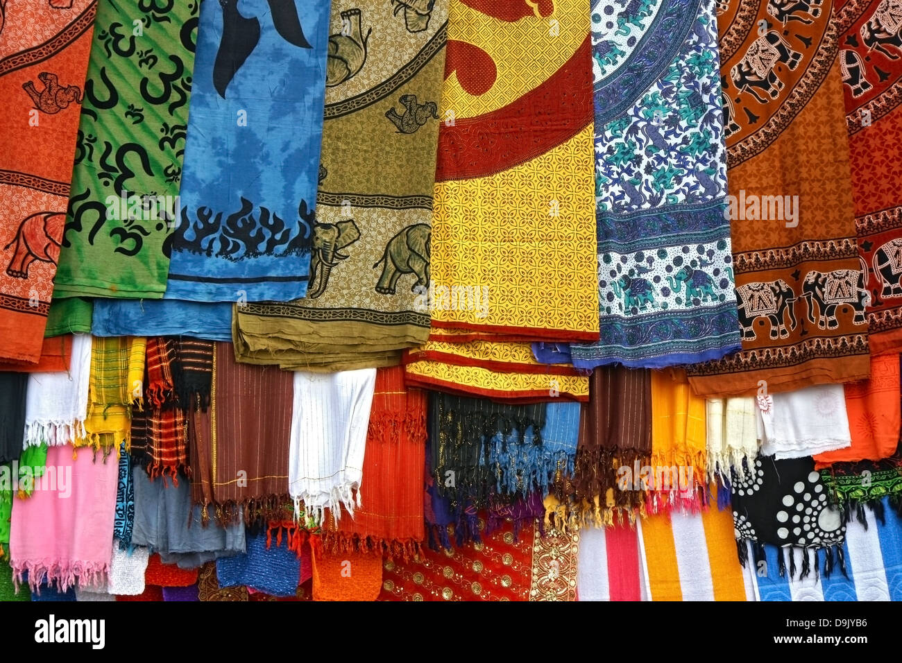 Dettaglio di tipicamente colorati tessuti indiani Foto Stock