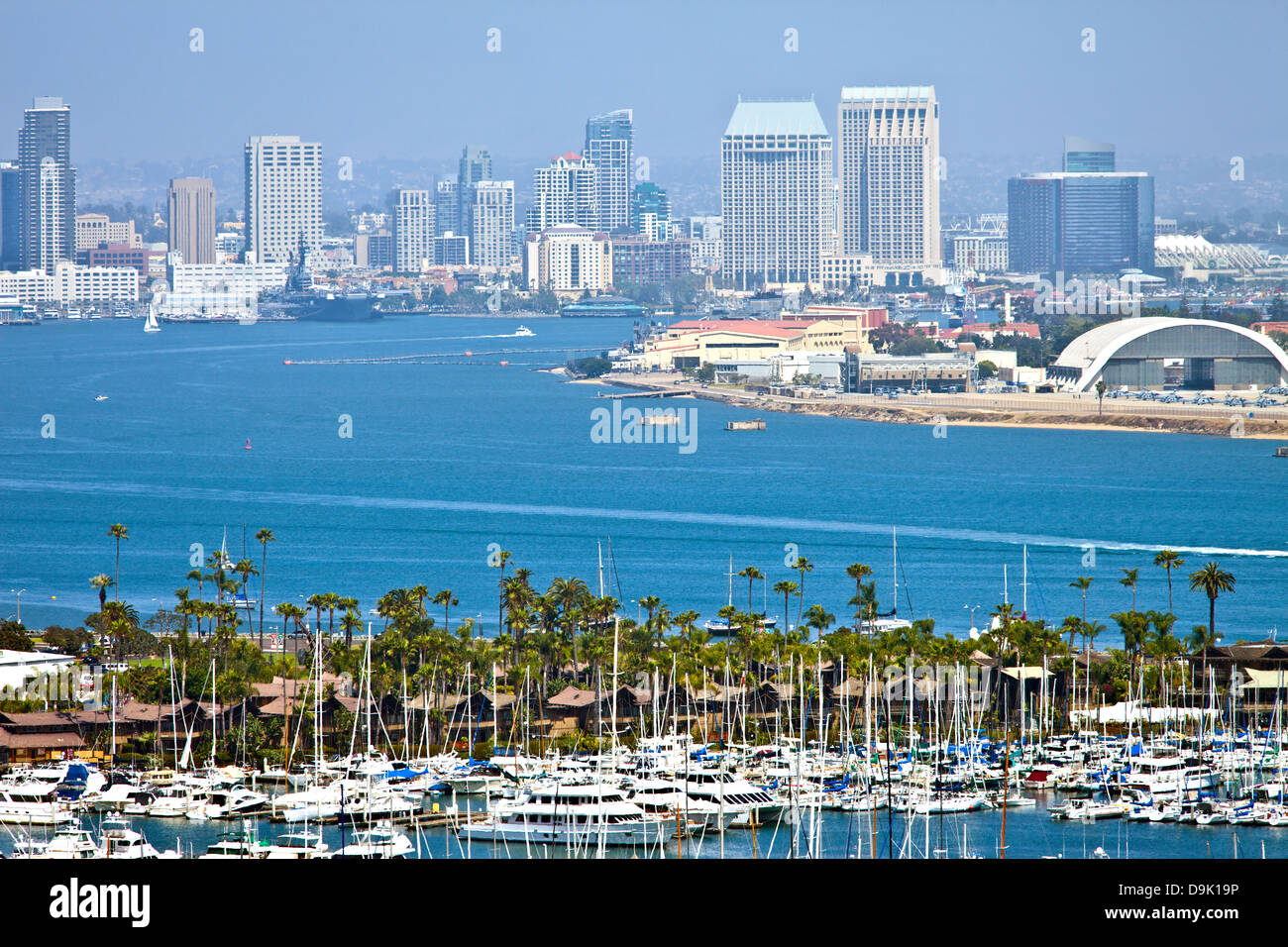 Vista di San Diego skyline atmosfera nebuloso da Point Loma Isola California. Foto Stock