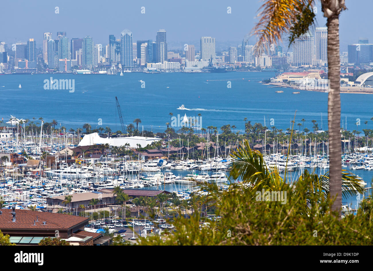 Vista di San Diego skyline atmosfera nebuloso da Point Loma Isola California. Foto Stock