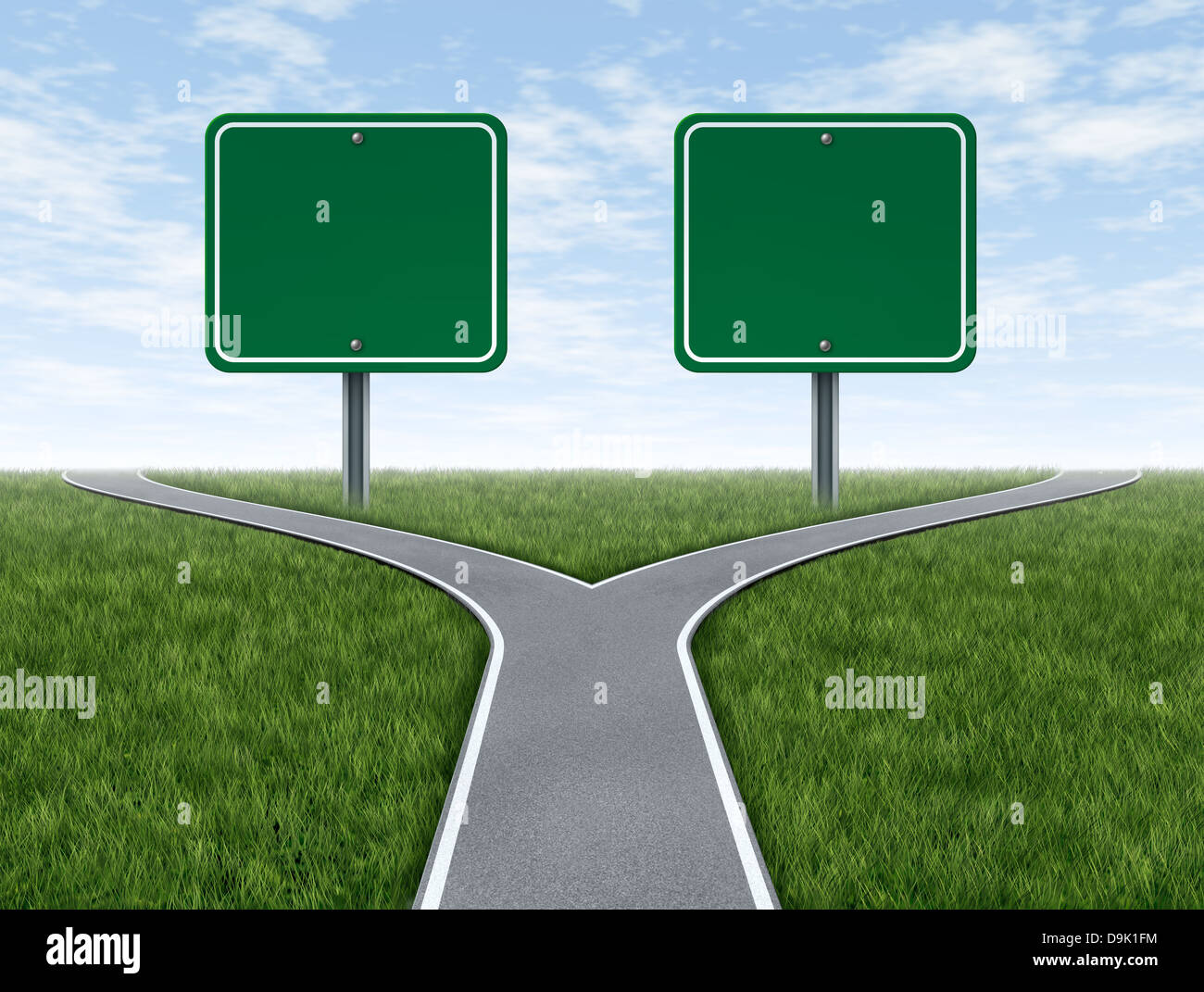 Attraversare le strade con due blank cartelli stradali per copiare lo spazio come un concetto di business e strategia simbolo che rappresenta le scelte difficili e sfide quando la selezione del giusto percorso strategico per la pianificazione finanziaria. Foto Stock