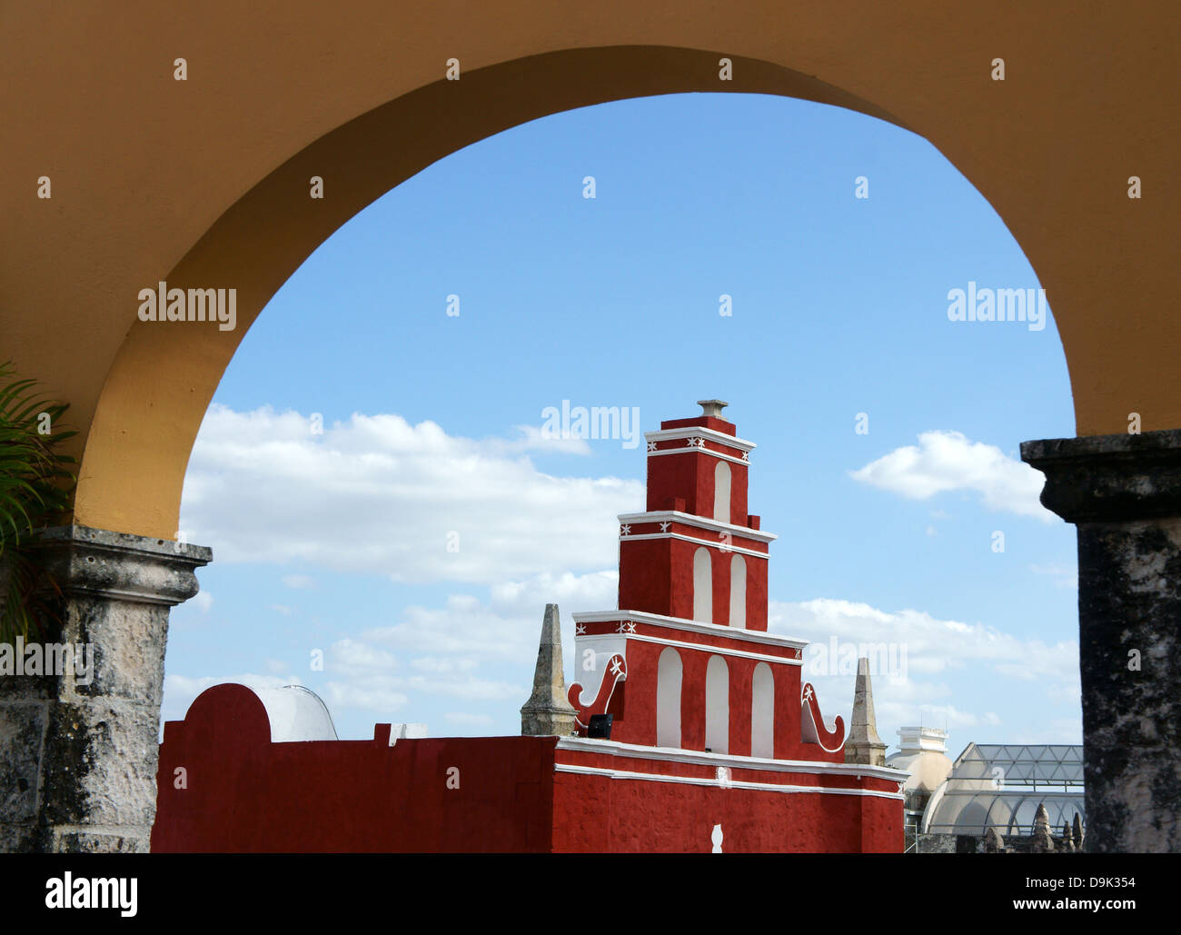 Il Templo de San Juan de Dios dal tetto dell'Hotel Caribe, Merida, Messico Foto Stock