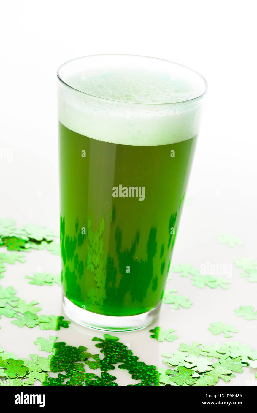 Tinta verde birra per San Patrizio Day celebrazione Foto Stock