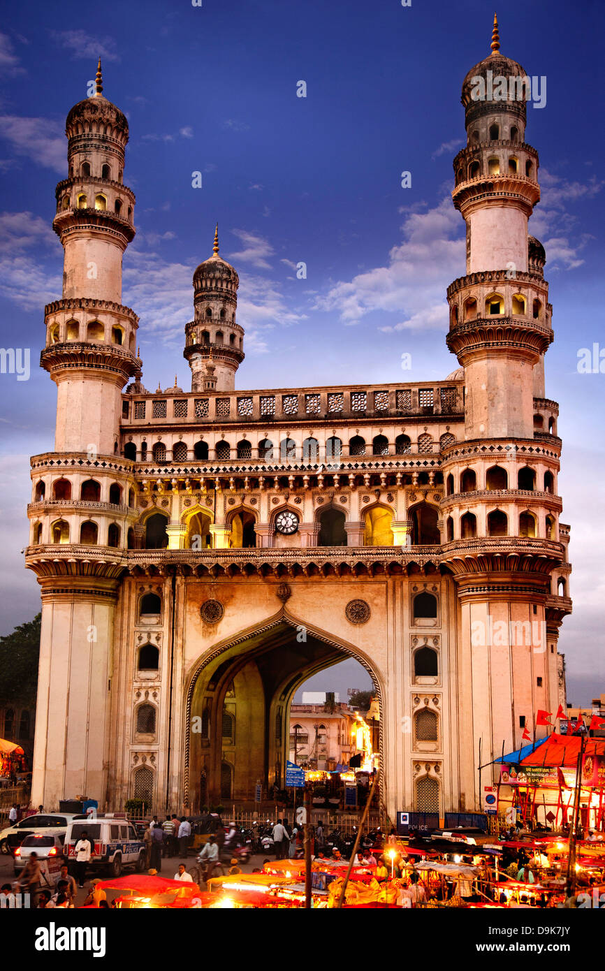 Facciata di una moschea, Charminar, Hyderabad, Andhra Pradesh, India Foto Stock