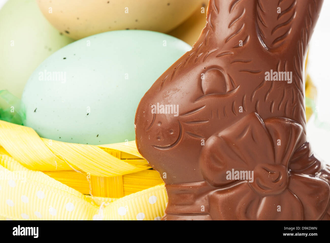 Festive cioccolato coniglietto di Pasqua per le vacanze Foto Stock