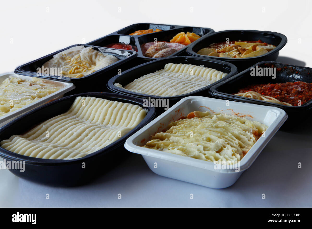 Una selezione di carni congelate di pasti pronti a disposizione dalle catene di supermercati del Regno Unito Foto Stock