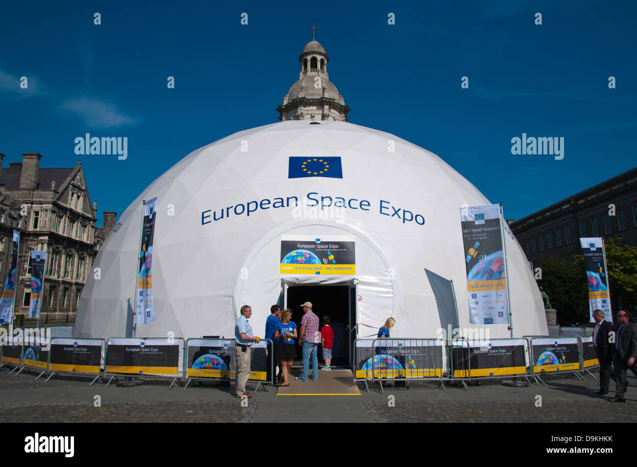 Spazio europeo Expo tenda in Trinity college university area central Dublino Irlanda Europa Foto Stock