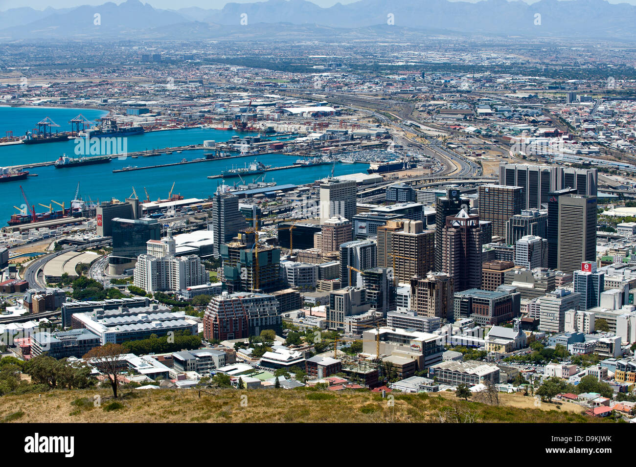 Lo skyline di Città del Capo e il porto, Western Cape, Sud Africa Foto Stock