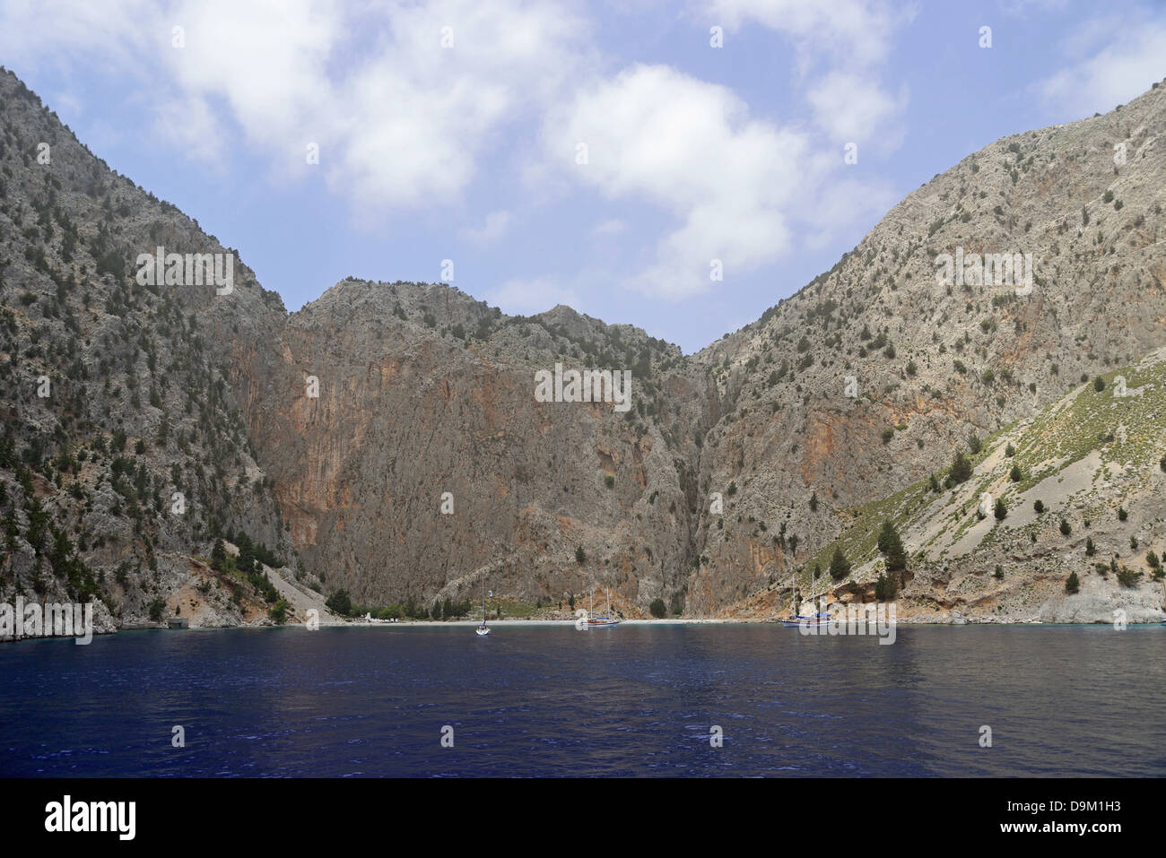 Vista costiera da Rhodes-Symi traghetto, Symi (SIMI), Rodi (Rodi) Regione, del Dodecaneso, Egeo Meridionale Regione, Grecia Foto Stock
