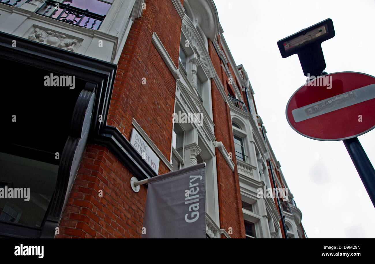 Vista di Cork Street, una delle più famose strade per le gallerie d'arte a Londra, attualmente sotto la minaccia da parte di sviluppatori Foto Stock