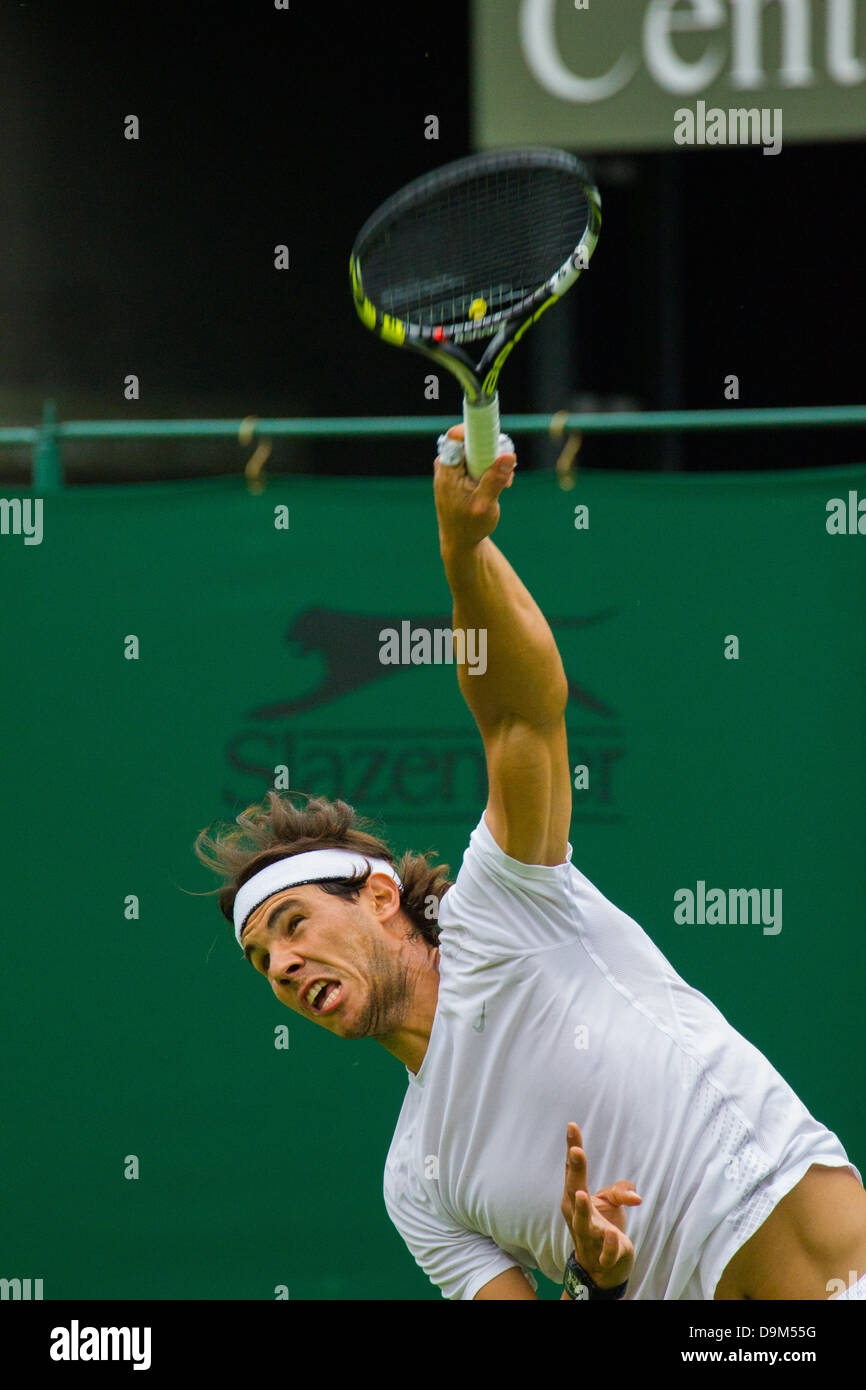 All England Lawn Tennis Club, Wimbledon, Londra, Regno Unito. Il 21 giugno 2013. Rafael Nadal visto in pratica prima del 2013 campionati di Wimbledon. Credito: Graham Eva/Alamy Live News Foto Stock