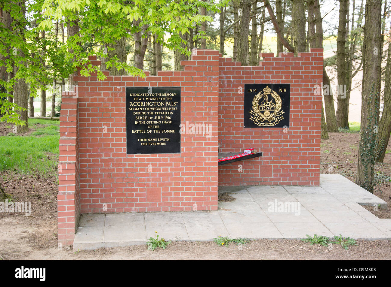 Lapide commemorativa per il Accrington Pals che hanno combattuto a somme WWI Foto Stock
