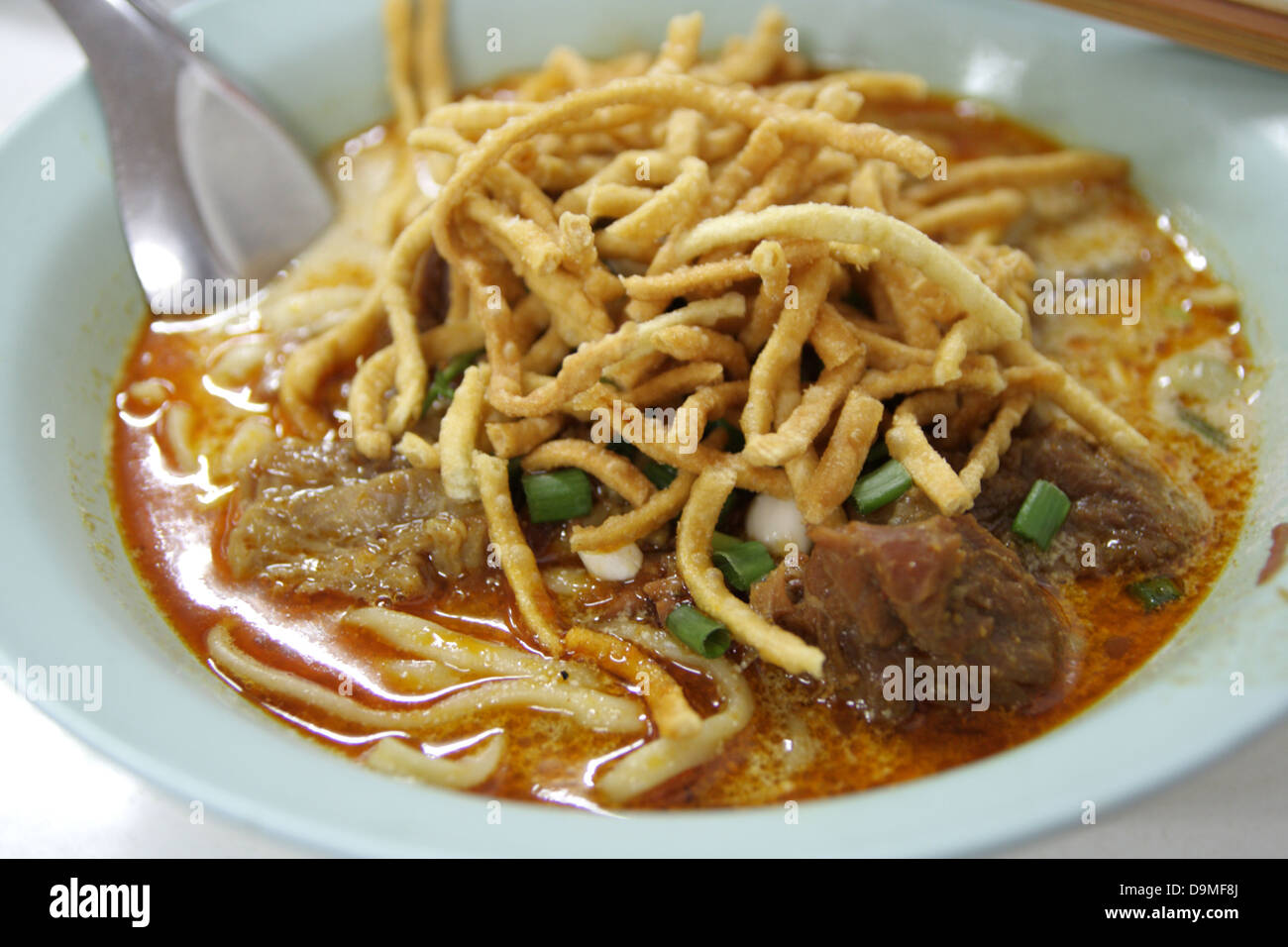 Khao Soi , nord tailandese Curry di carne a base di noodle Foto Stock
