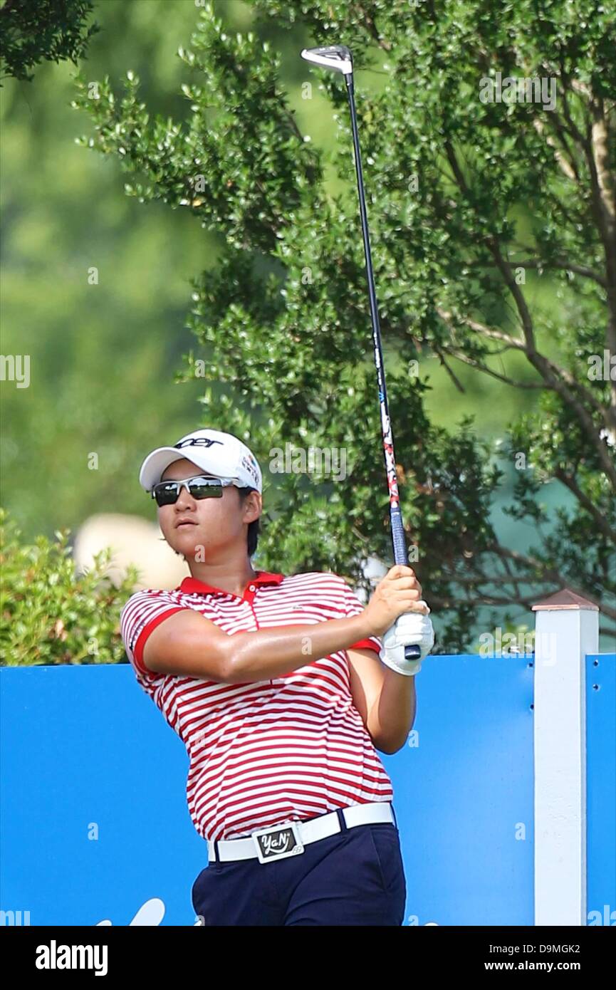 Jun 22, 2013: Yani Tseng colpisce il suo tee-shot dal raccordo a t sulla casella numero 16. Walmart Northwest Arkansas Championship si terrà a Pinnacle Country Club in Rogers, AR. Richey Miller/CSM Foto Stock