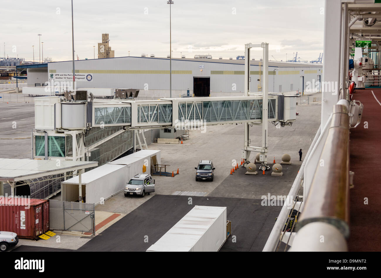 Baltimore, Maryland negli Stati Uniti. Rampa di imbarco a Baltimora Cruise Ship Terminal Foto Stock