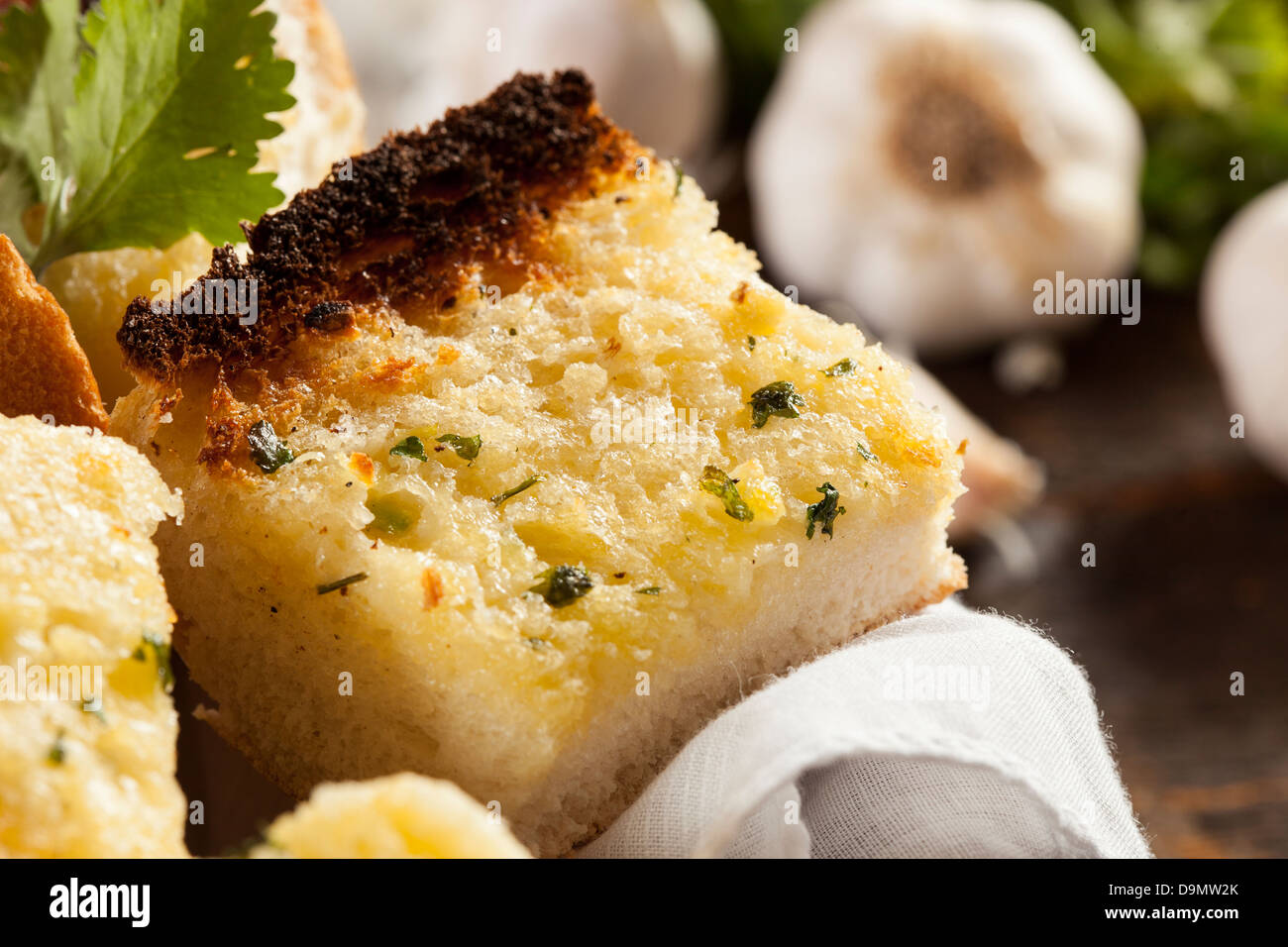 In casa aglio croccante pane con burro e prezzemolo Foto Stock