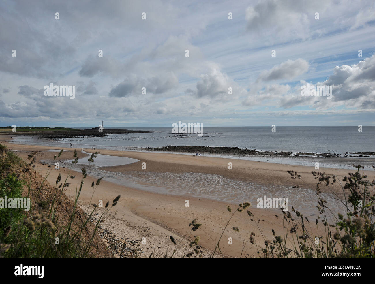 St Marys faro su una mattina d'estate. Whitley Bay. Tyne and Wear. Regno Unito. 23/06/2013 Foto Stock