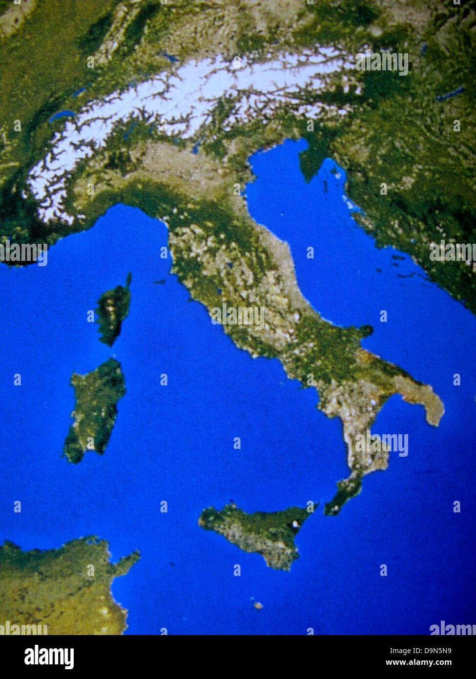 Cartina fisica italia immagini e fotografie stock ad alta risoluzione ...