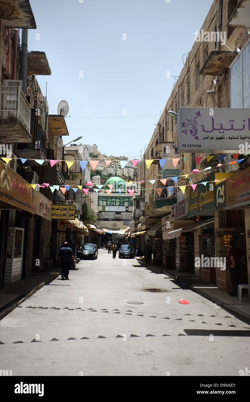 Scena di strada dalla città vecchia di Nablus nei territori palestinesi, West Bank. Foto Stock