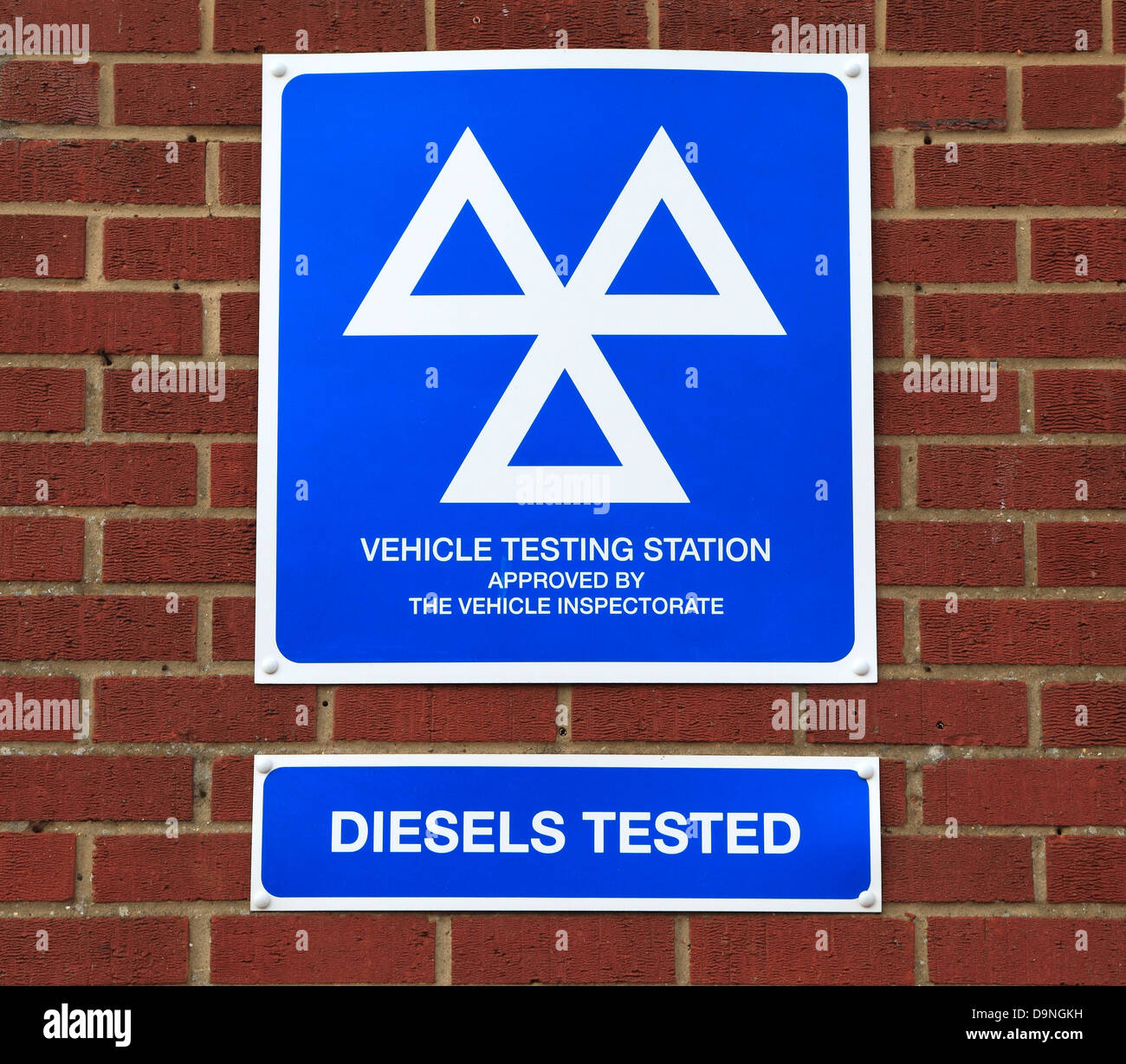 Test del veicolo Station, MOT, logo, England Regno Unito, diesel, M.O.T. Foto Stock