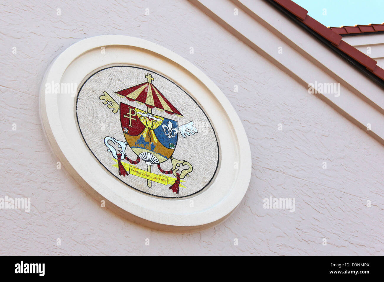 Immagine del mosaico di un Vescovo Stemma presso la Basilica di Maria Regina dell'universo, a Orlando, Florida. Foto Stock