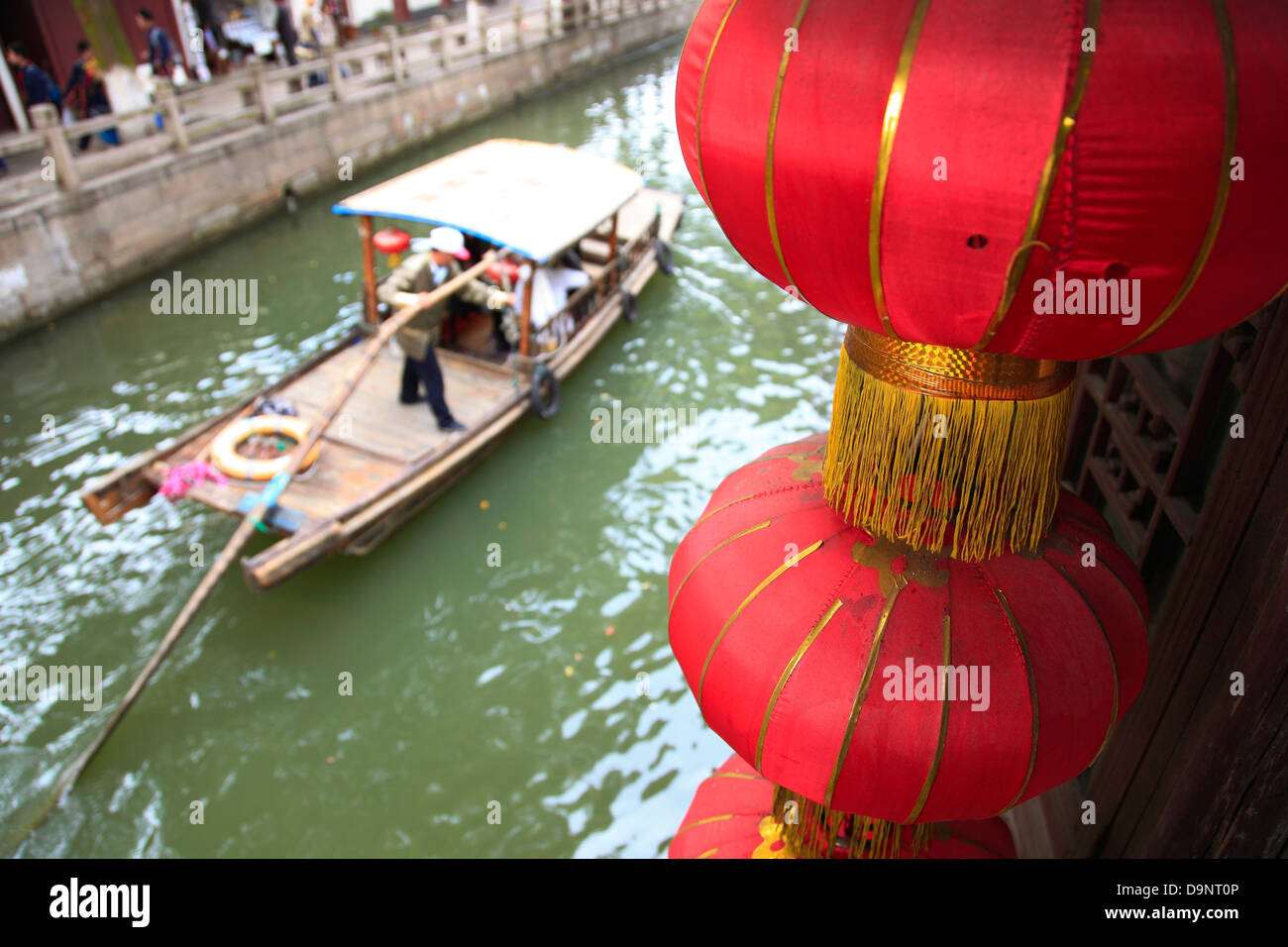 Cina, Distretto di Shanghai, Zhujiajiao antica città d'acqua Foto Stock