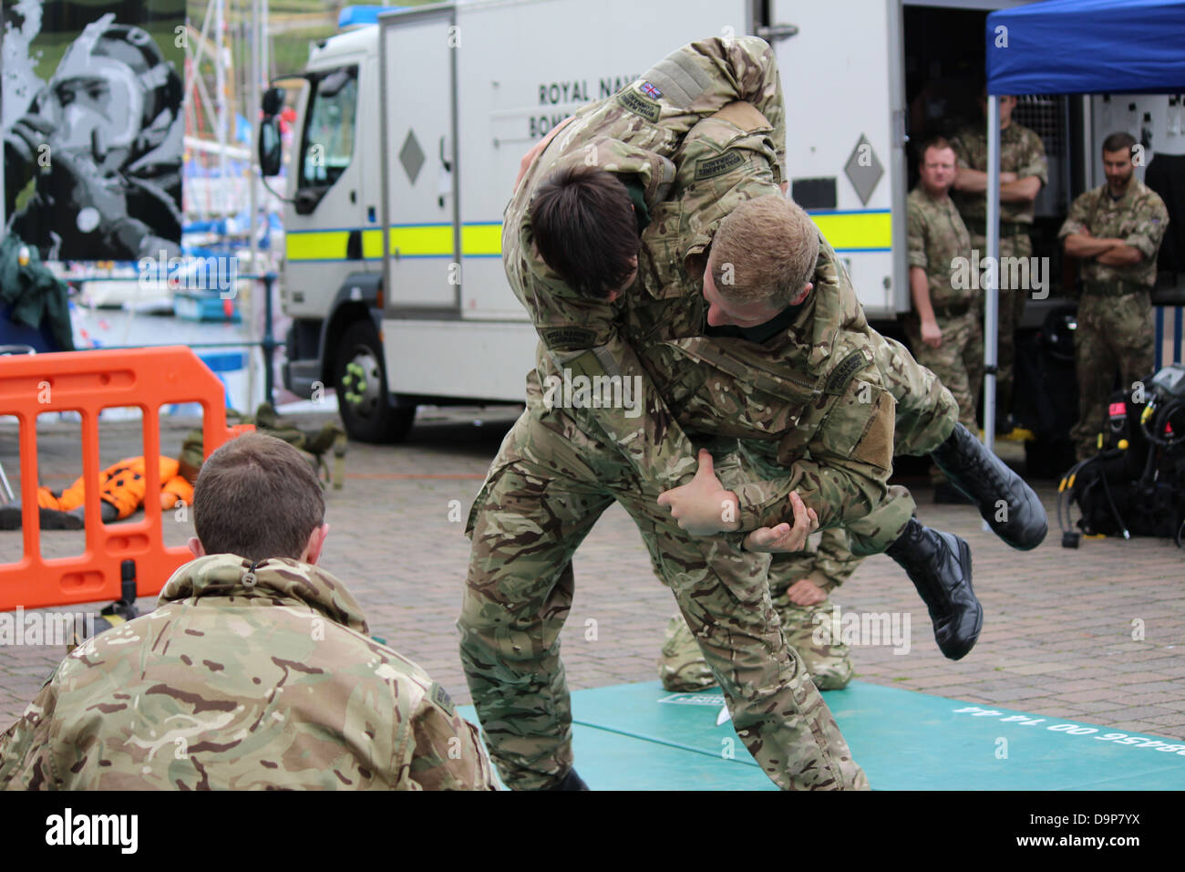 Royal Marine Commando visualizzazione di combattimento non armato Foto Stock