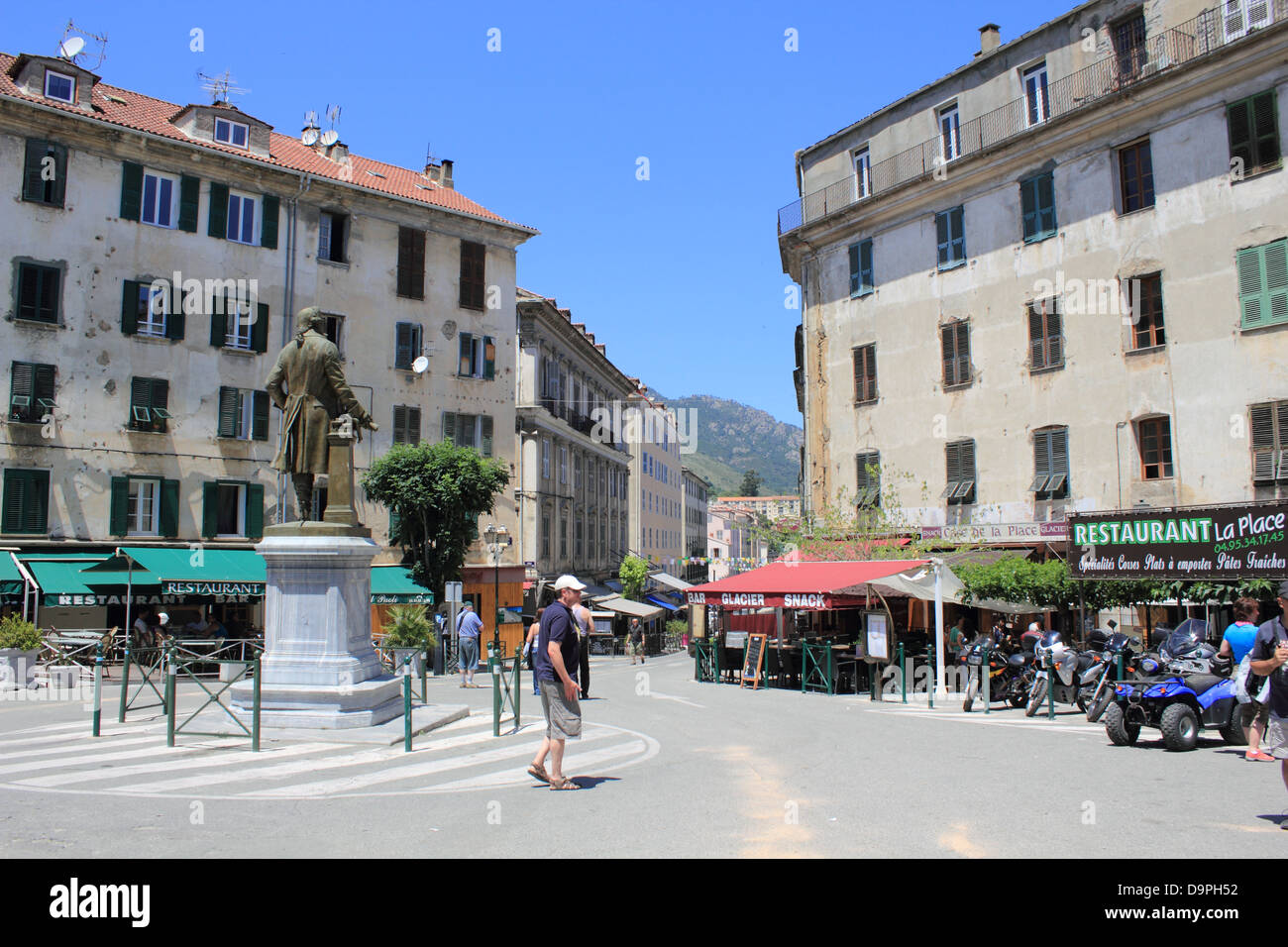 Square nella città di Corte, Corsica, Francia Foto Stock