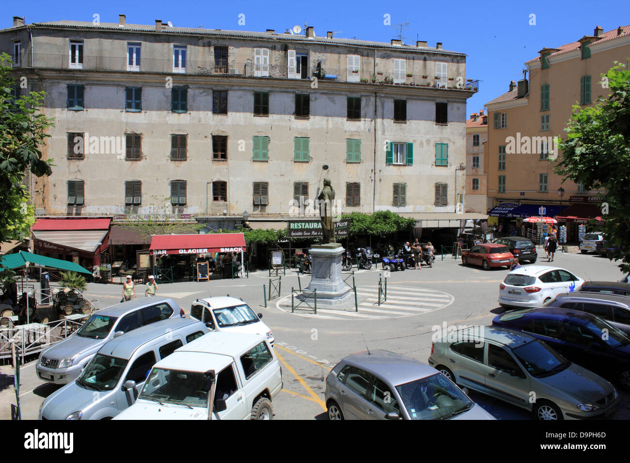 Square nella città di Corte, Corsica, Francia Foto Stock