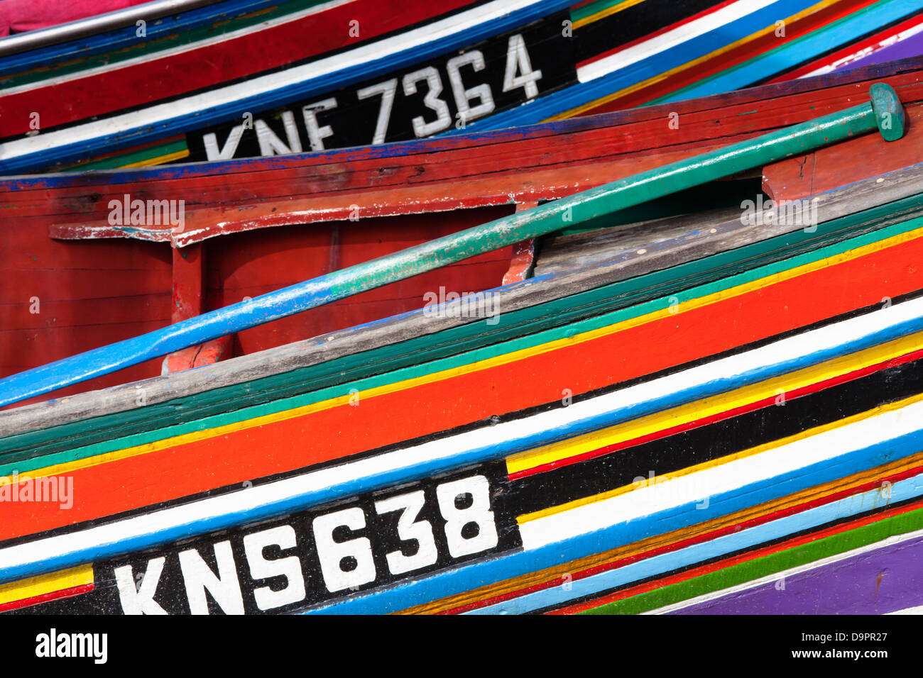 Colorfully imbarcazioni decorate Sabak mercato del pesce, Kelantan, Malaysia Foto Stock