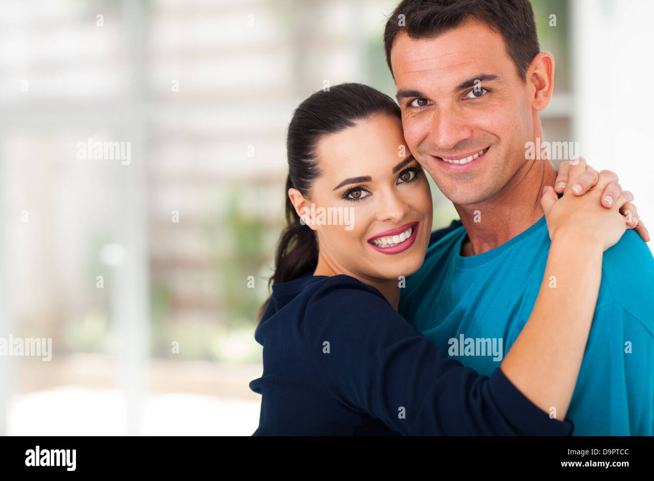 Amorevole coppia giovane closeup ritratto Foto Stock