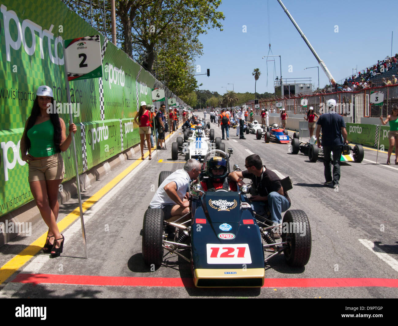 Oporto, Portogallo, 22 giugno 2013, il Circuito da Boavista - Historic Grand Prix 2013 - Formula Ford 2 Francia storico, Gara 1, John Doe (quattordicesimo posto) alla linea di partenza Foto Stock