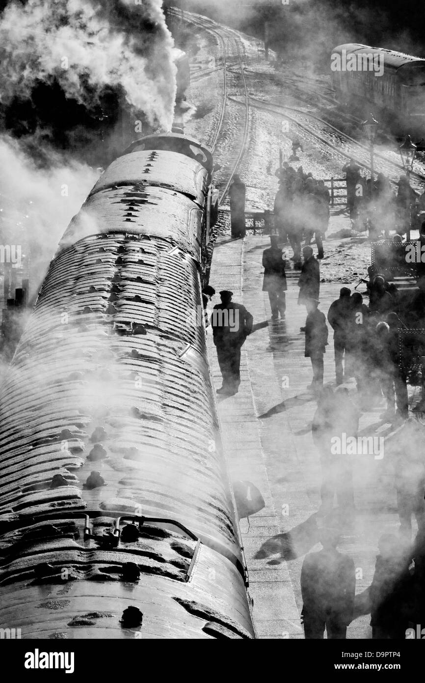 Inverno Gala di vapore a Rothley grande stazione ferroviaria centrale Foto Stock