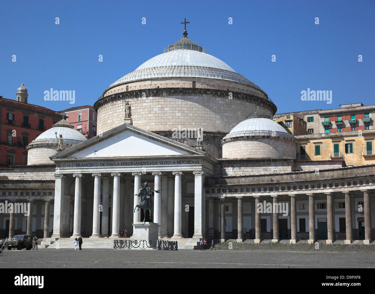 Basilica di San Francesco di Paola in Piazza del Plebiscito a Napoli, campania, Italy Foto Stock