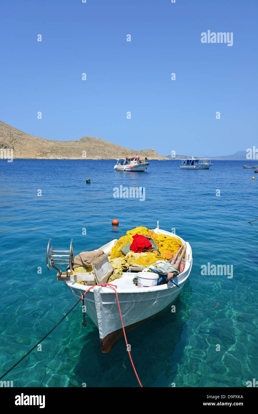 La pesca tradizionale barca, porto di Emporio, Halki (Chalki), Rodi (Rodi) Regione, del Dodecaneso, Egeo Meridionale, Grecia Foto Stock