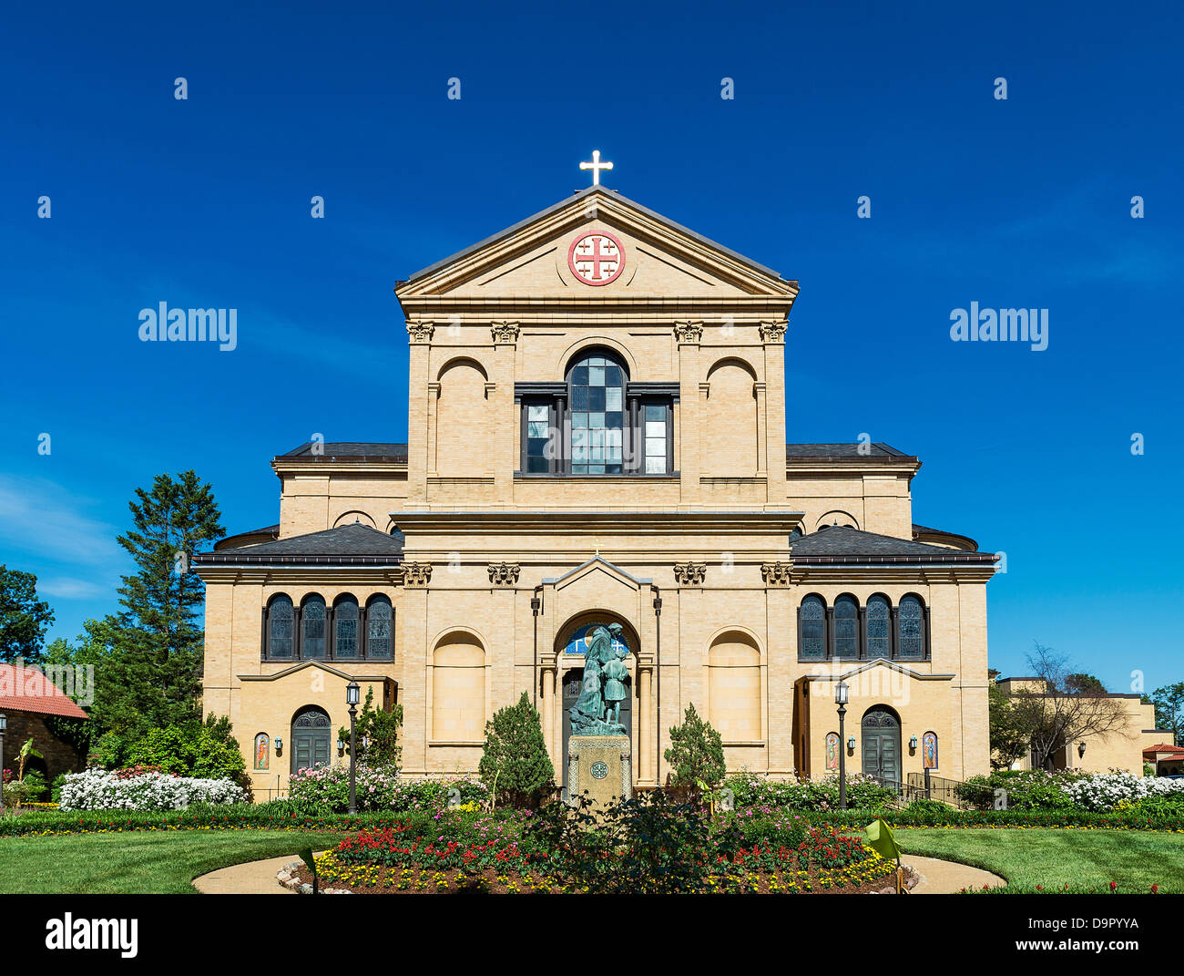 Esterno, la chiesa memoriale del Santo Sepolcro, il Monastero dei Francescani di Terra Santa in America, Washington DC, Stati Uniti d'America Foto Stock