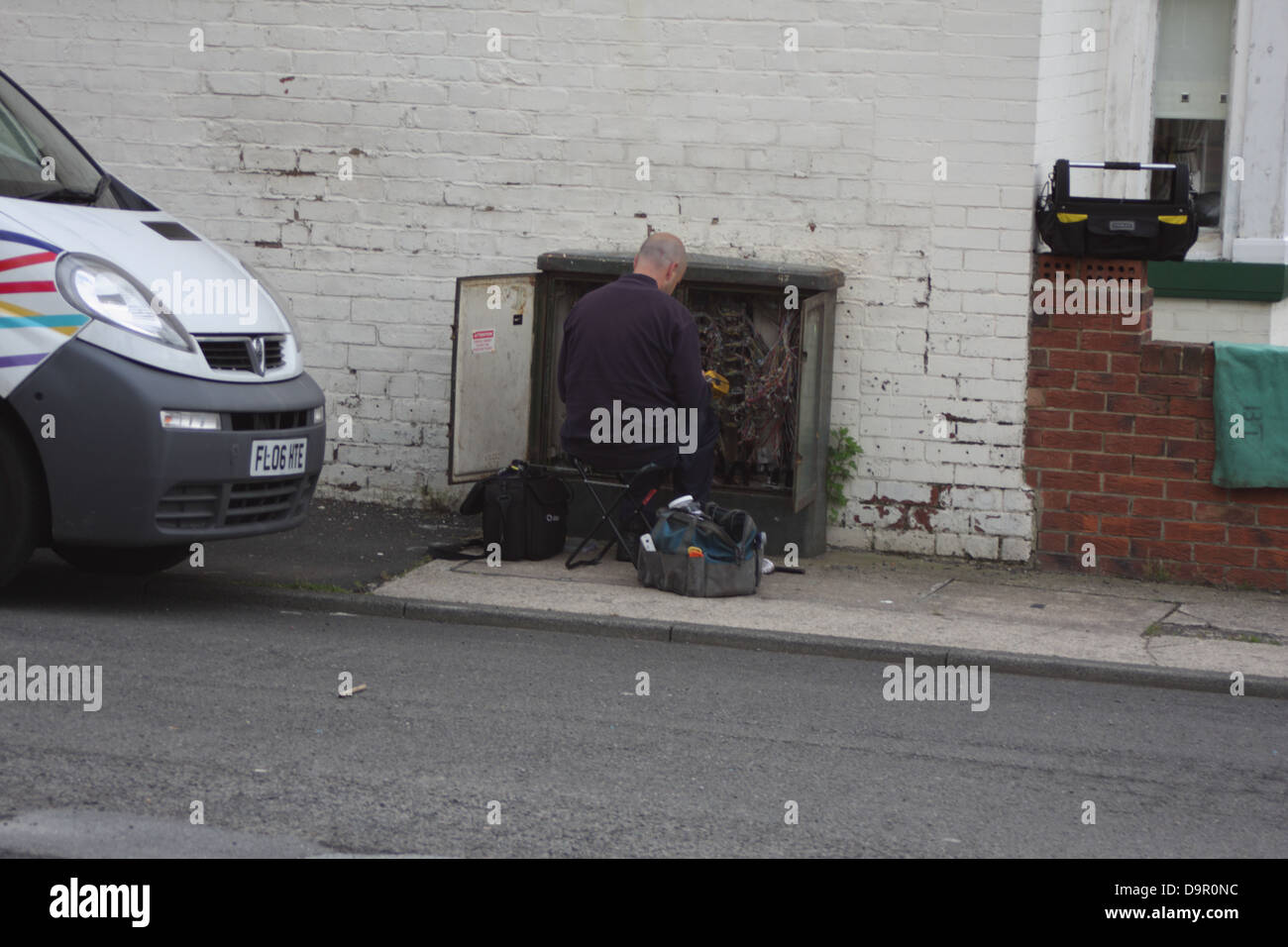 BT Openreach engineer lavorando su un British Telecom la comunicazione mobile in strada a Sunderland, Inghilterra. Foto Stock