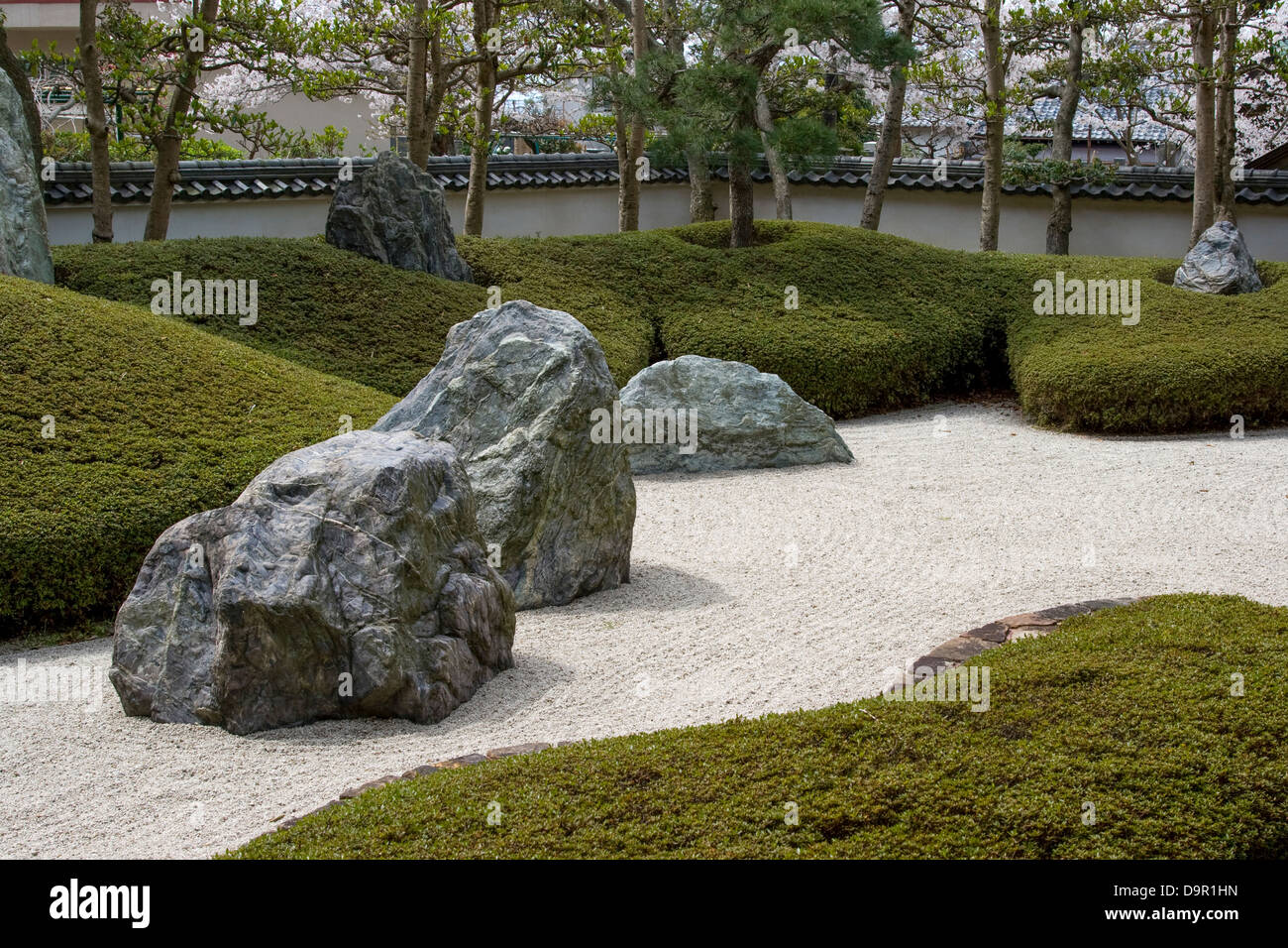 Komyoji Garden è un raro esempio di un asciutto o 'zen' giardino, come questo tempio non è della setta Zen del buddismo. Foto Stock