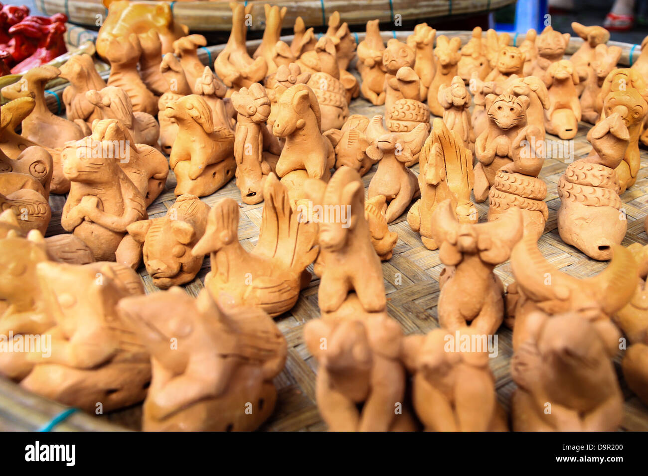 Souvenir artigianale in uno di antica città di Hoi An strade Foto Stock