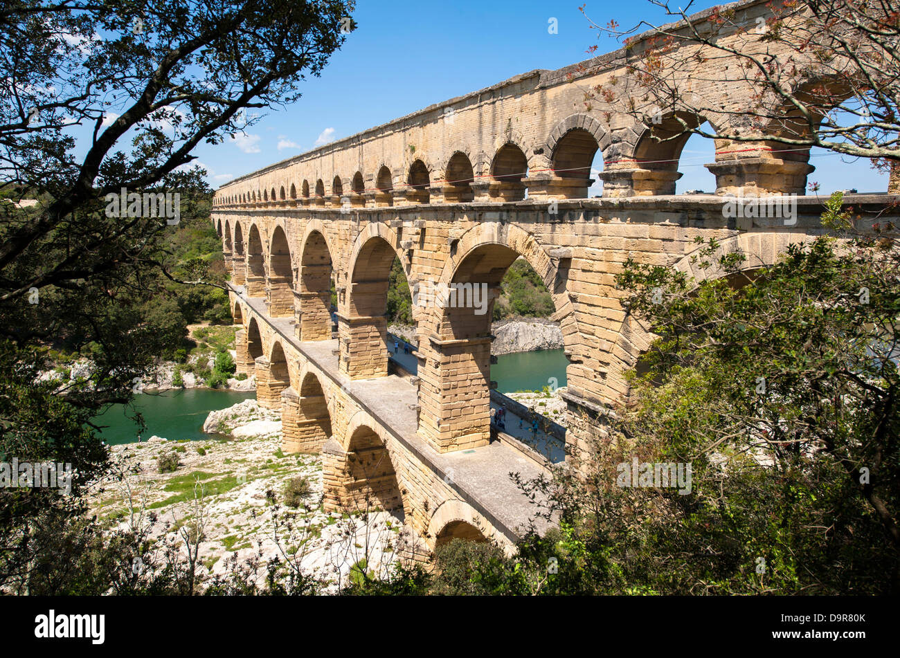 Dettaglio del Patrimonio Mondiale UNESCO Pont du Gard, un acquedotto romano che attraversano il fiume Gardon nel sud della Francia Foto Stock