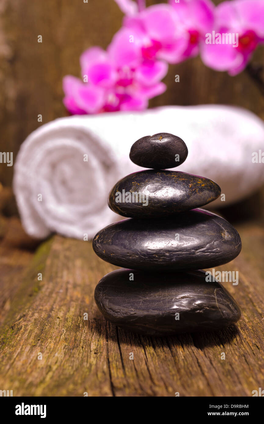 Zen impilati pietre in spa Foto Stock