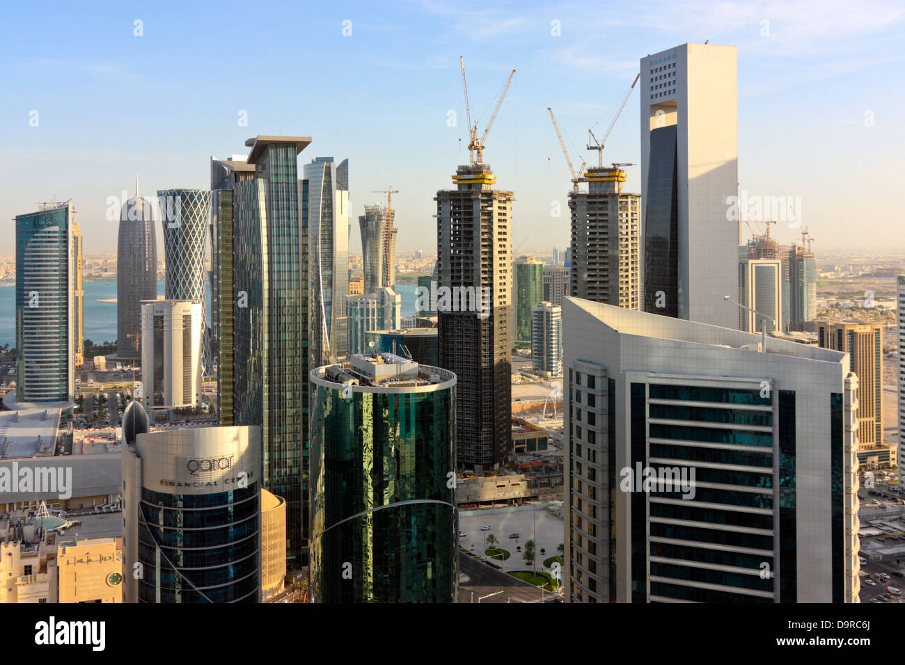 Edifici alti nel nuovo centro di Doha, in Qatar Foto Stock